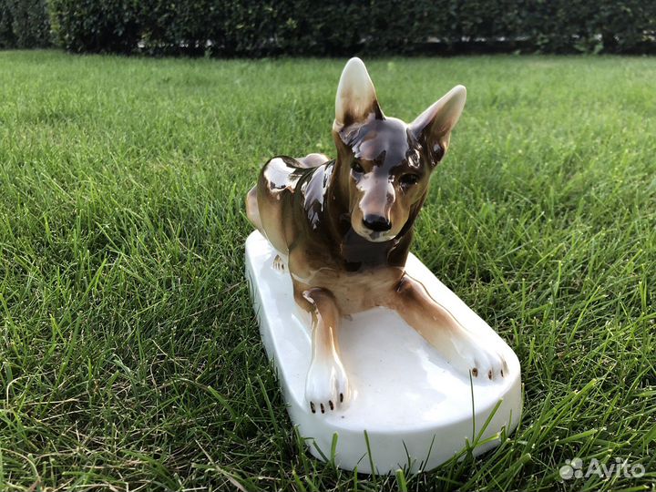 Старинный фарфор Овчарка Royal Dux Чехословакия