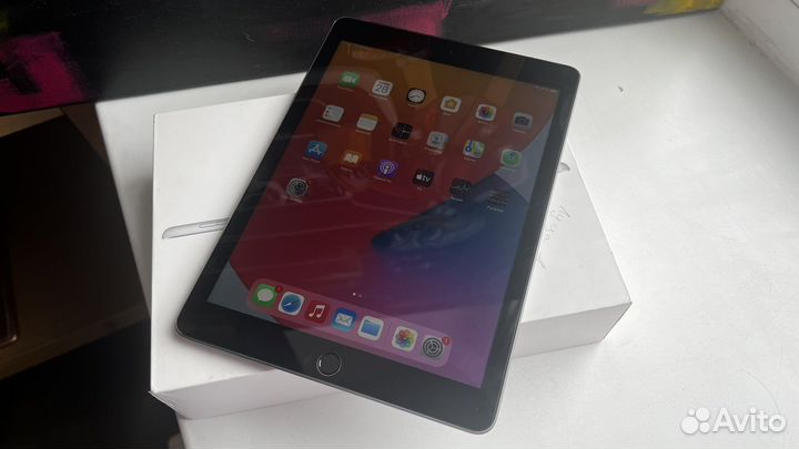 iPad 2017 32 cellular + стилус в подарок