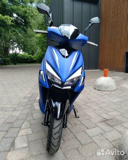 Новенький скутер FS50 не требует категории 