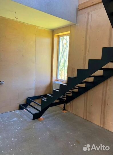 Металлокаркас для лестницы 