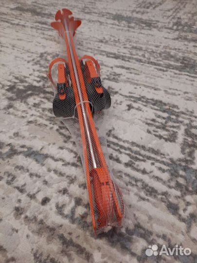 Детские лыжи с палками 