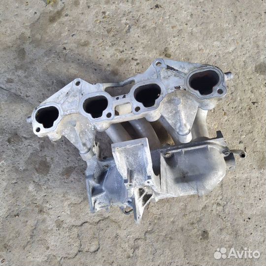 Коллектор впускной Nissan Almera classic 1 2007