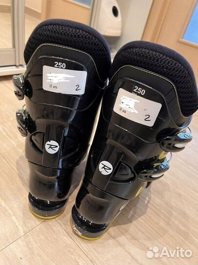 Горнолыжные ботинки Rossignol, горные лыжи Wed'ze
