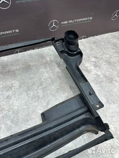 Воздухозаборник передний Mercedes-Benz Ml350 W164