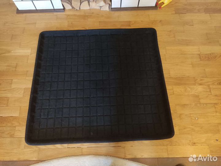 Автомобильный коврик в багажник