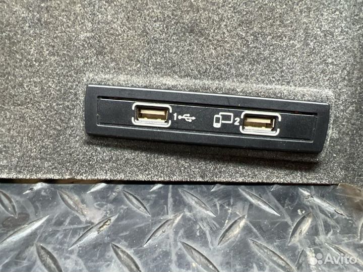 USB Разъем Mercedes-Benz Gle350D W166 OM 642.826