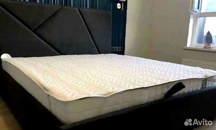 Кровать с мягким изголовьем