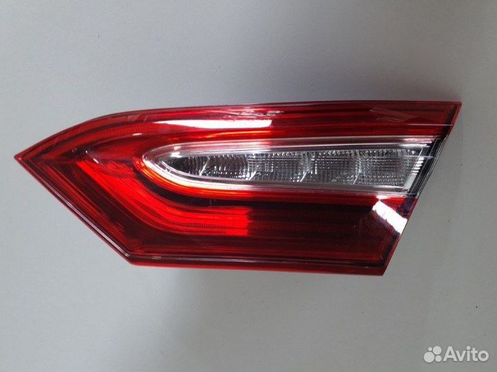 Фонарь задний правый Toyota Camry V70