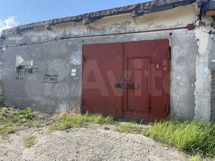 Гараж, > 30 м²