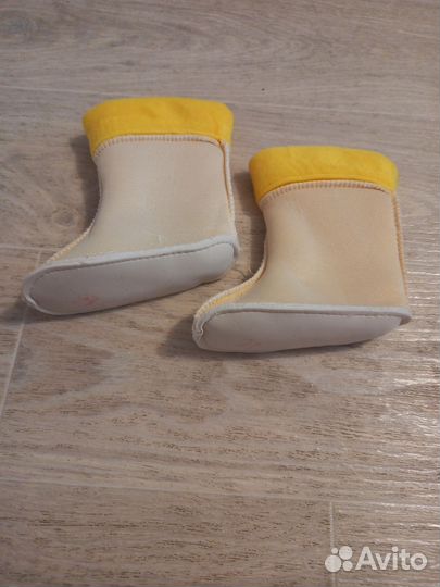 Детские резиновые сапоги 24 размер