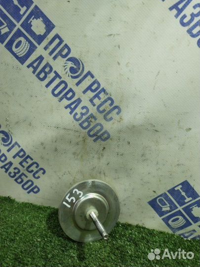 Крепление запасного колеса Nissan Tiida хэтчбек