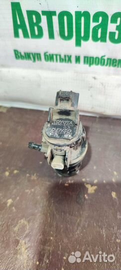 Насос бачка омывателя Toyota Land Cruiser 200