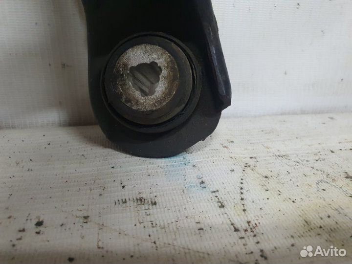 Рычаг подвески левый Рено Симбол 2004