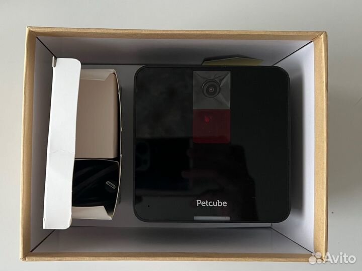 Wi-Fi камера наблюдения с лазером Petcube