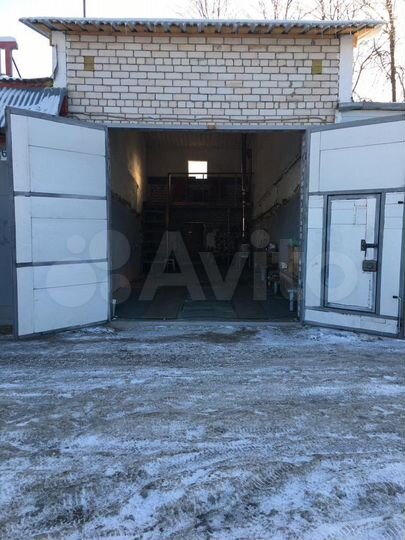 Гараж, > 30 м²