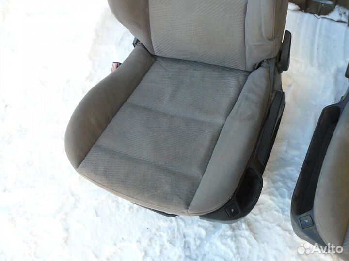 Передние сидения для Peugeot 307