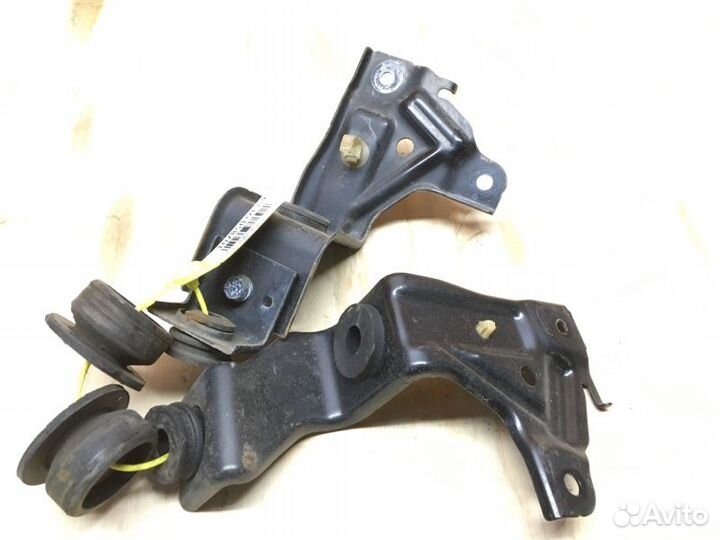 Крепление радиатора Honda Stepwgn RK5 R20A 2013