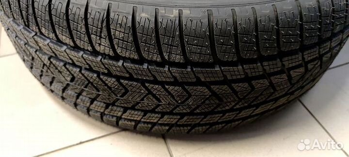 Pirelli Scorpion Winter 315/40 R21 115W