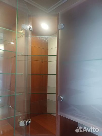 Шкафчик настенный б/у