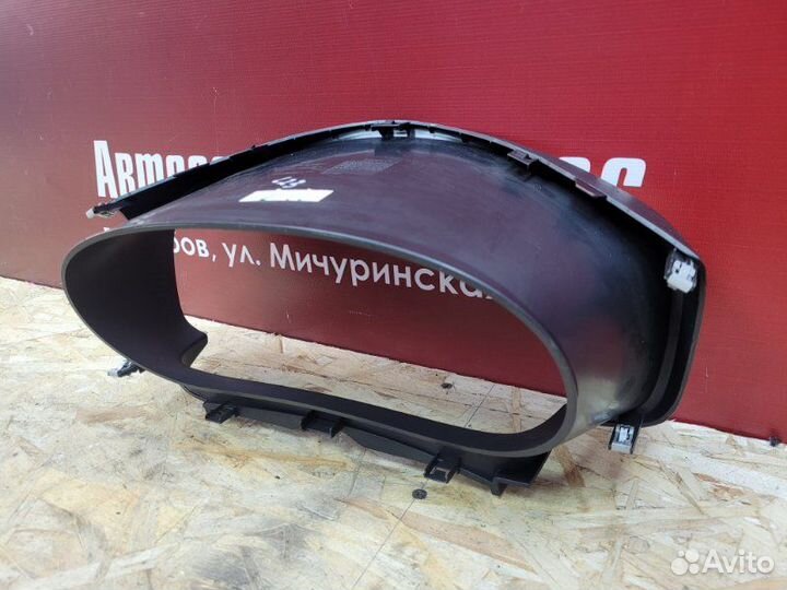 Козырек щитка приборов Renault Logan
