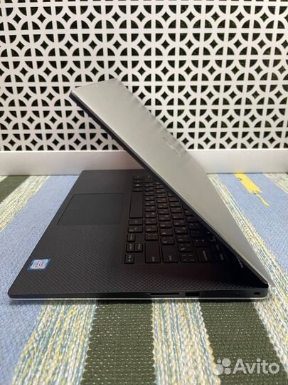 Игровой ноутбук Dell XPS