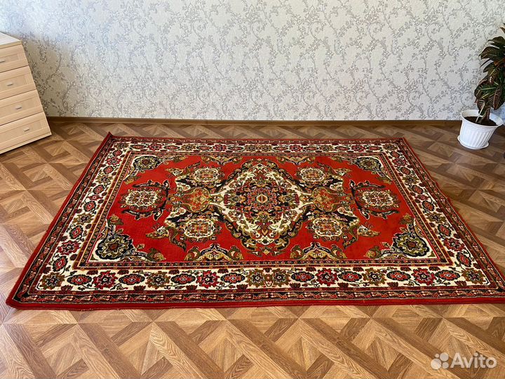 Ковер шерстяной