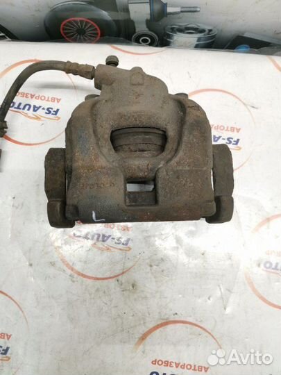 Суппорт передний левый Volvo V60 2.0 дизель D5204T