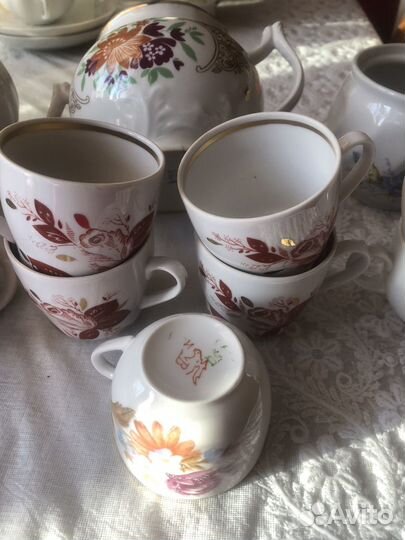 Чашки, сахарницы