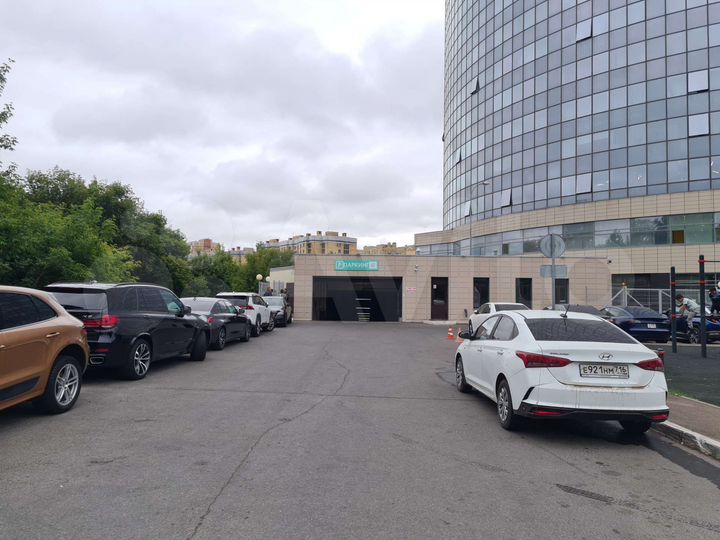 Машиноместо, 24 м²