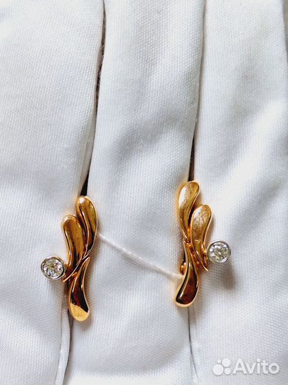 Золотые серьги с Бриллиантом (44350)