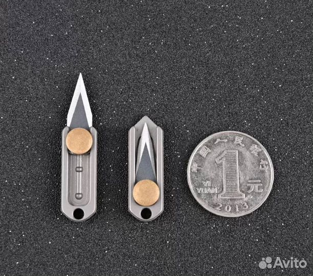 Брелок из титана