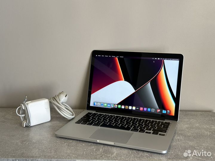 Apple MacBook Pro 13 2015 8/128/ Новый АКБ