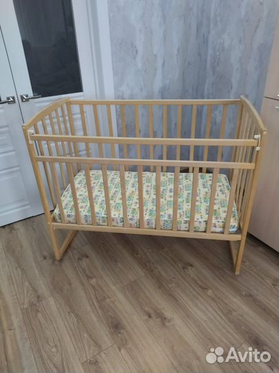 Детская кроватка