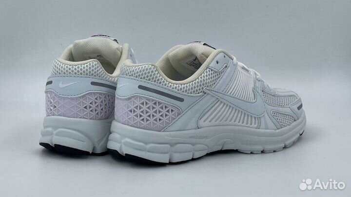 Кроссовки Nike Air Zoom Vomero 5