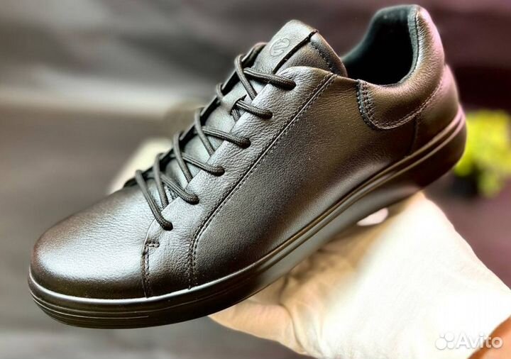 Кроссовки Ecco стильные