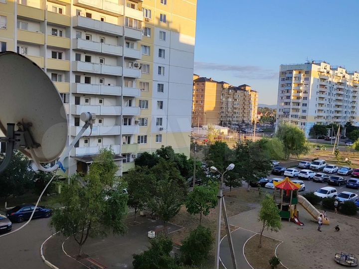 2-к. квартира, 74 м², 4/10 эт.