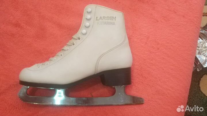 Коньки фигурные Larsen