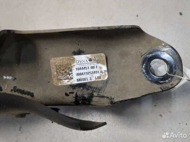 Рычаг подвески правый задний Tesla Model 3