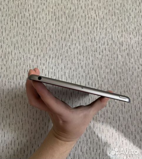 Планшет iPad mini 2