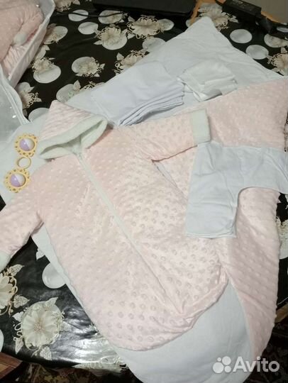 Комплект на выписку новый