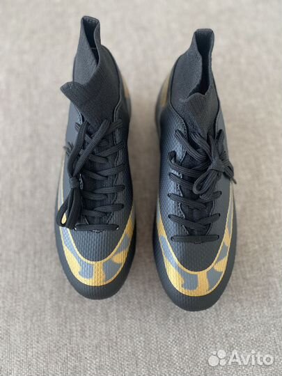 Футбольные бутсы 36 размер новые