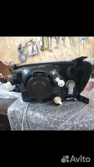 Фары передние на гранту