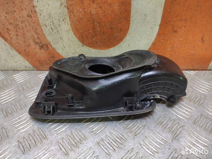 Заливная горловина топливного бака Audi Q3 1 8U