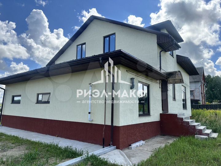 Дом 268 м² на участке 12 сот.