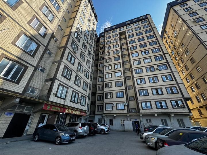 2-к. квартира, 85 м², 1/12 эт.