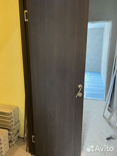 Дверь входная деревянная бу