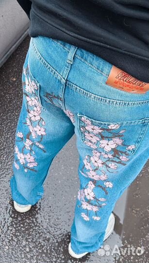 Джинсы palace x evisu denim jean на руках