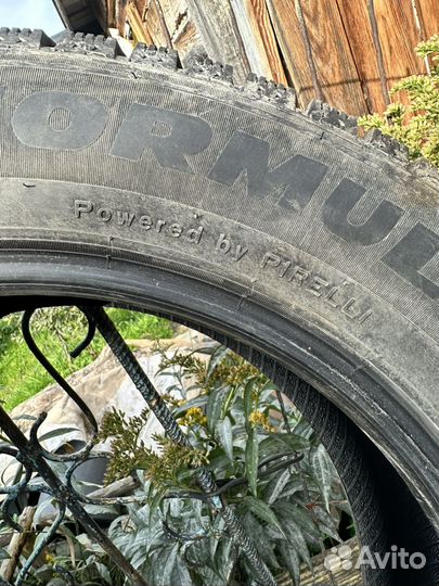 Pirelli Formula Ice 225/60 R18 104