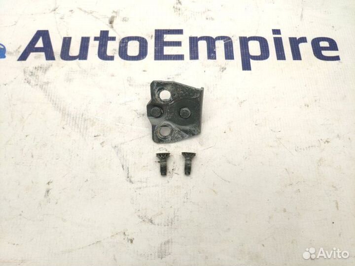 Замок крышки багажника Mitsubishi Legnum EC1W 4G93