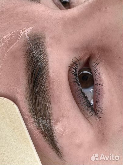 Перманентный макияж бровей